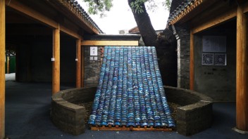 北京“胡同营造”展览：四合院材料产品化与建筑创新设计解析