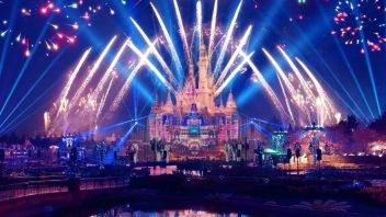 文旅烟花秀如何赋能夜间经济？解析技术融合与<b>文化IP</b>新路径