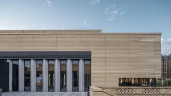 延安大学新校区体育中心室内设计：清水混凝土+金属网板打造运动空间