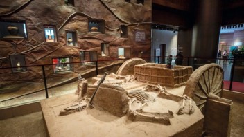 中国考古博物馆：数字化技术让文物活起来，探索中华文明起源与传承