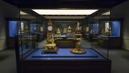 故宫博物院藏西洋机械钟表展，揭秘钟表匠作坊与中西文化交流