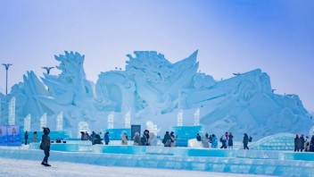 <b>冰雪旅游</b>市场报告：东北热度持续，阿勒泰崛起，室内滑雪场成新趋势