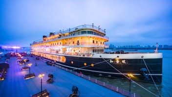 <b>沉浸式戏剧</b>发展现状分析：从“戏剧幻城”到演艺新空间的文旅融合新趋势