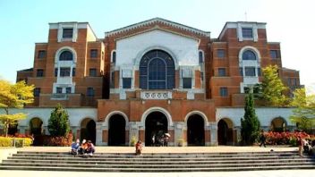 台大旧总图书馆变身校史展厅：挑高拱窗下的七十年苦读与百年沧桑