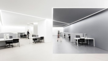 瓦伦西亚商业空间改造：极简<b>办公室设计</b>中的几何整合与照明系统