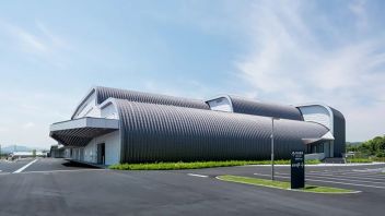 日本冈山山阳新闻印刷工厂展馆：报纸与教育主题导视设计解析