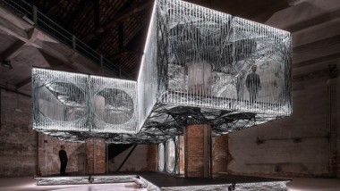 威尼斯建筑双年展装置设计：探索资源节约型建筑结构的未来路径