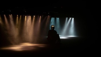 <b>人工智能</b>能否创造有思想的艺术？从《阈限》展览看AI艺术的争议与未来