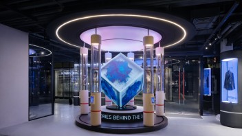 阿迪达斯亚太首家概念店：HYPE<b>互动装置</b>与AR技术打造全新购物体验