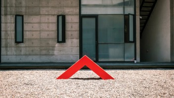 红线装置艺术解析：墨西哥城La Condesa街区的月老传说与设计灵感