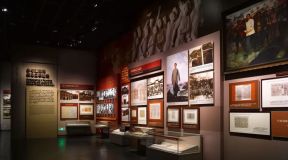 清华大学吴诗中解读展陈设计：主题定位、情感共鸣与科技融合的平衡之道