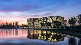  北京月季博物馆设计：不锈钢镂空花幕墙，打造梦幻光影“第三空间”