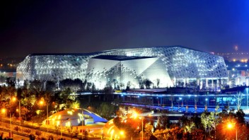 中国夜游经济创新案例解析：从沧州运河到甪直古镇的业态升级