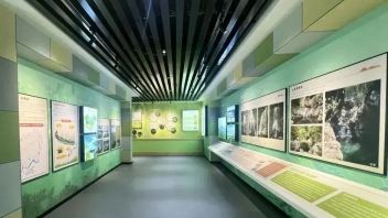 七星坑保护区科普宣教中心开馆，205平米科普馆，沉浸式体验桫椤与鸟类标本墙