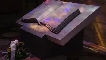 虚实交互与沉浸式阅读：城市公共阅读空间的未来发展