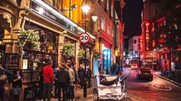 24小时城市发展解析：<b>夜间经济</b>如何推动消费升级与城市活力