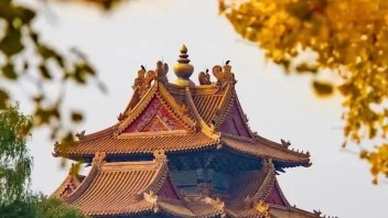 国庆文旅融合新玩法：夜游、<b>非遗体验</b>与科技应用案例盘点