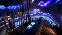 自然博物馆展陈技术创新：场景复原与多媒体互动的融合实践
