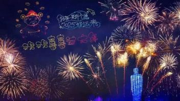 低空经济商业化元年：<b>无人机表演</b>、低空航线如何重塑文旅消费？