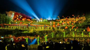 Z世代红色旅游新趋势：数字化技术与在地化运营如何引爆<b>沉浸式体验</b>